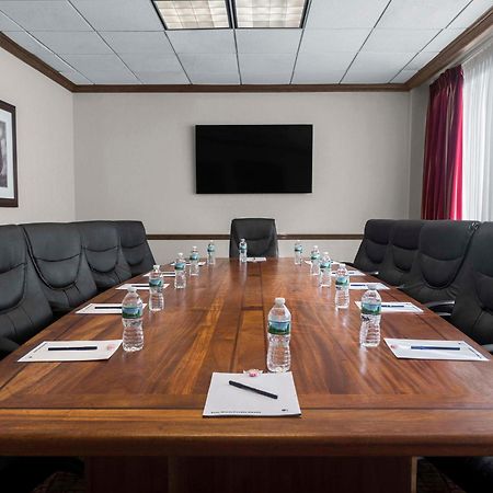 Doubletree By Hilton Fort Lee/George Washington Bridge Εξωτερικό φωτογραφία